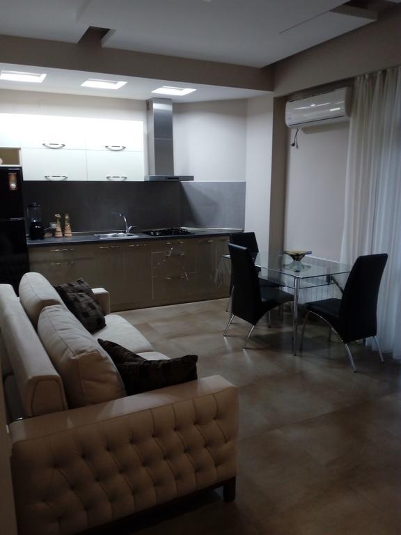 Apartment On Rustaveli 巴统 外观 照片